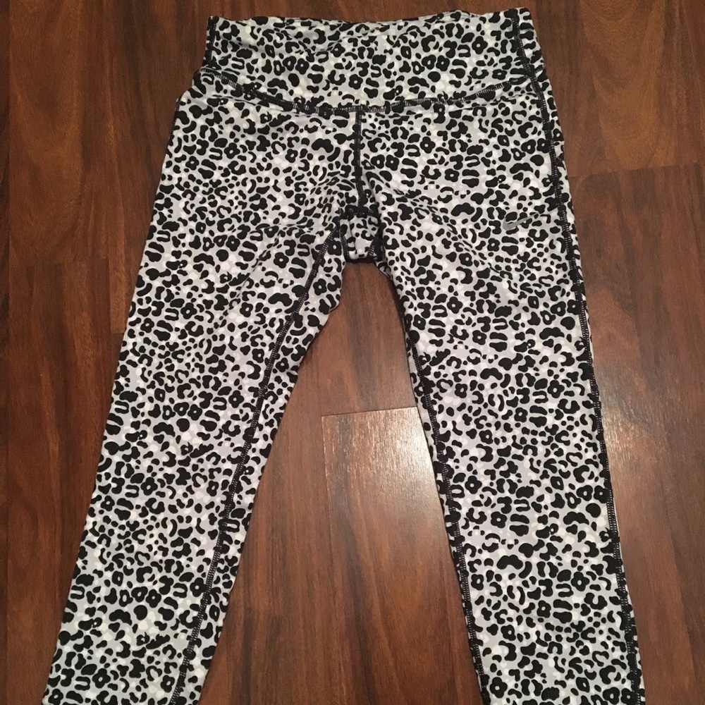 Nike DryFit Crops